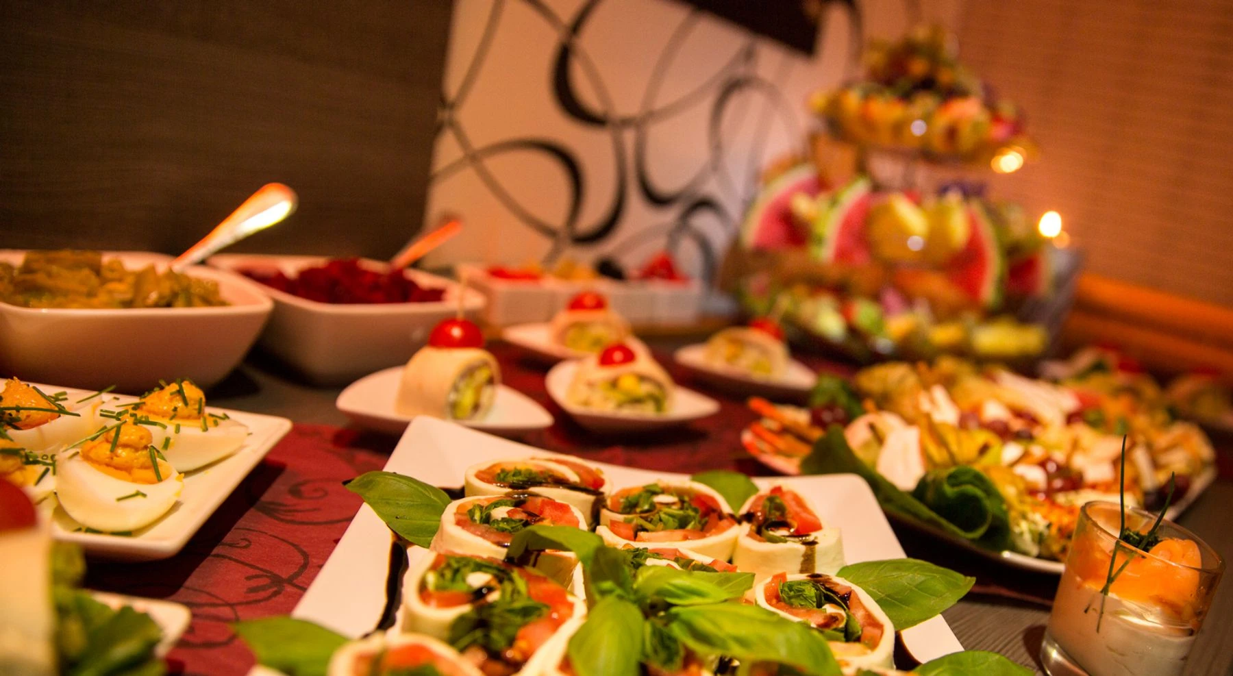 Kaltes und warmes Buffet